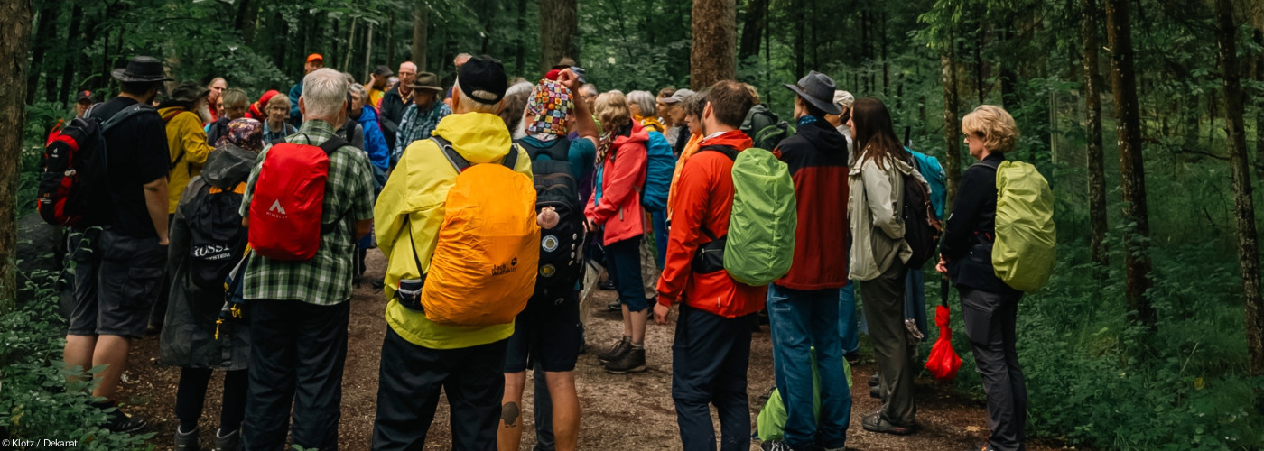 Pilgergruppe im Siebentischwald