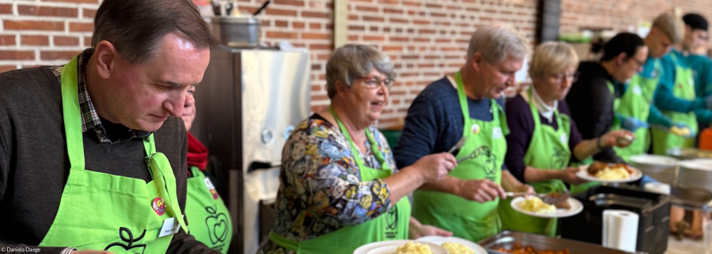Helferinnen und Helfer bei der Vesperkirche in St. Paul